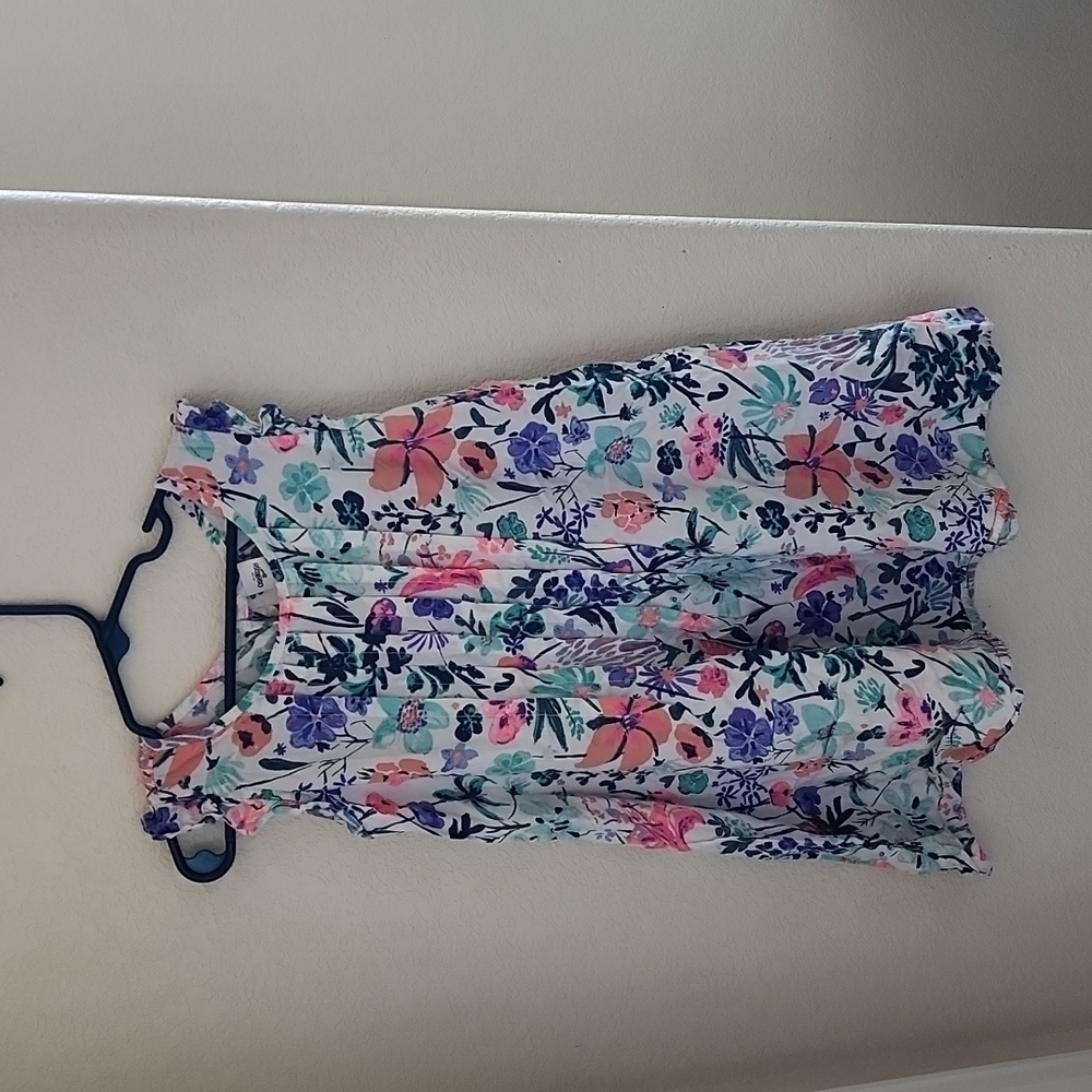 OshKosh floral cap sleeve dress, size 7, great condition.